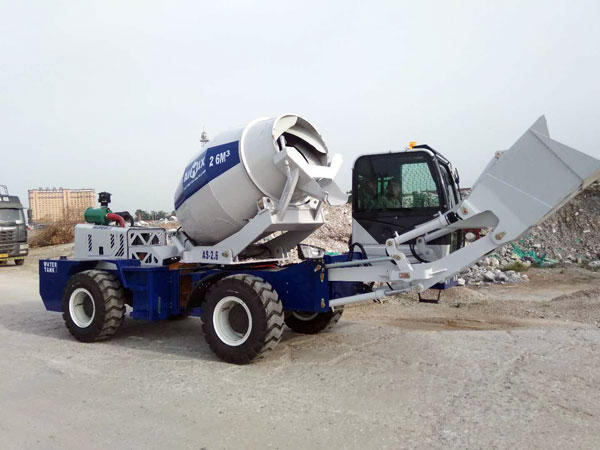 Self Loading Concrete Mixer